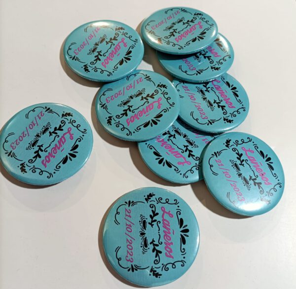Chapas redondas de 58 mm.